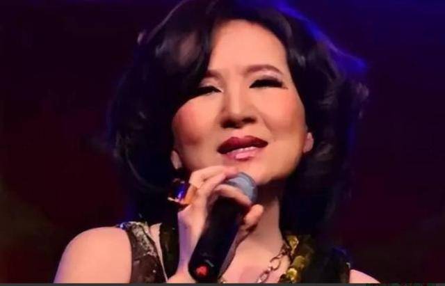 事业巅峰远赴美国,被老外“玩腻”后晚年回国,如今变成了这样!