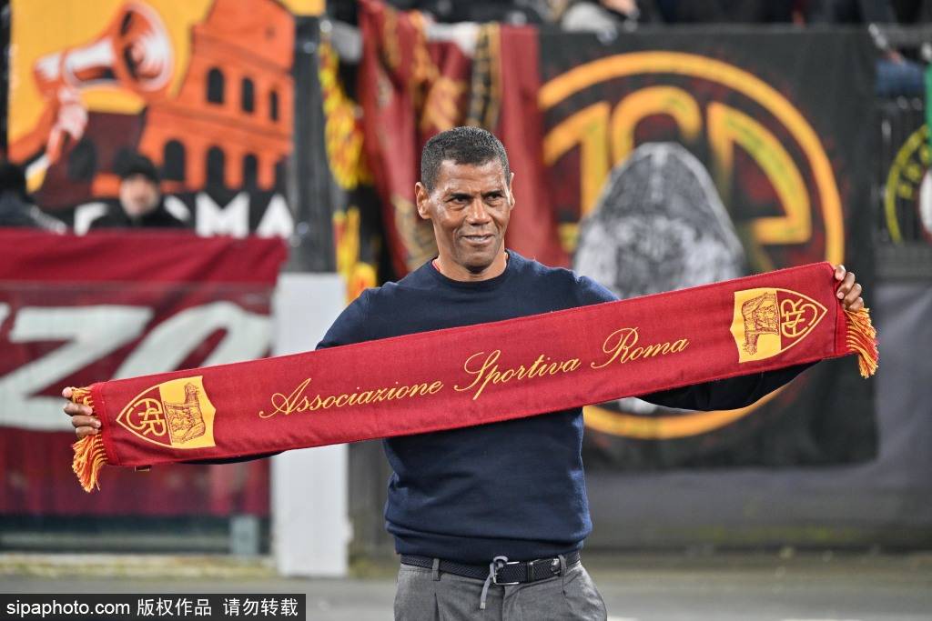 那不勒斯总监曼纳:引进梅努需谨慎评估,未来发展待观察