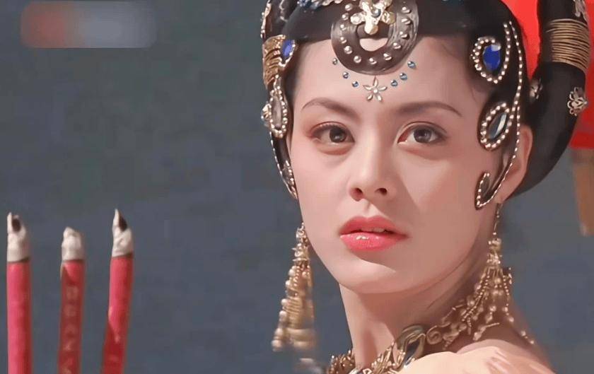 她是胡歌深爱,刘烨难忘的女人,受央视力捧多年,至今都没能走红