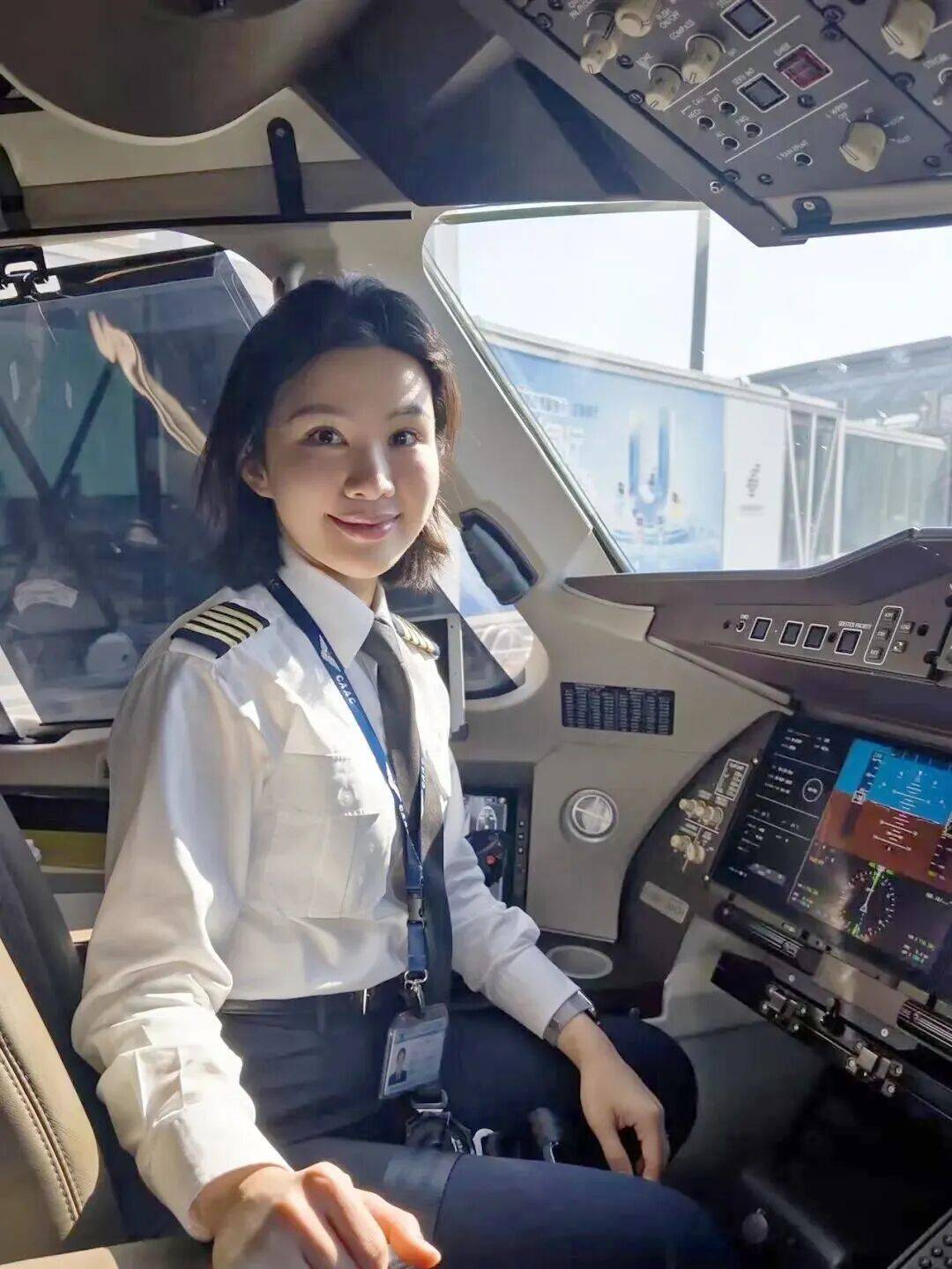 她，C919首位女机长！