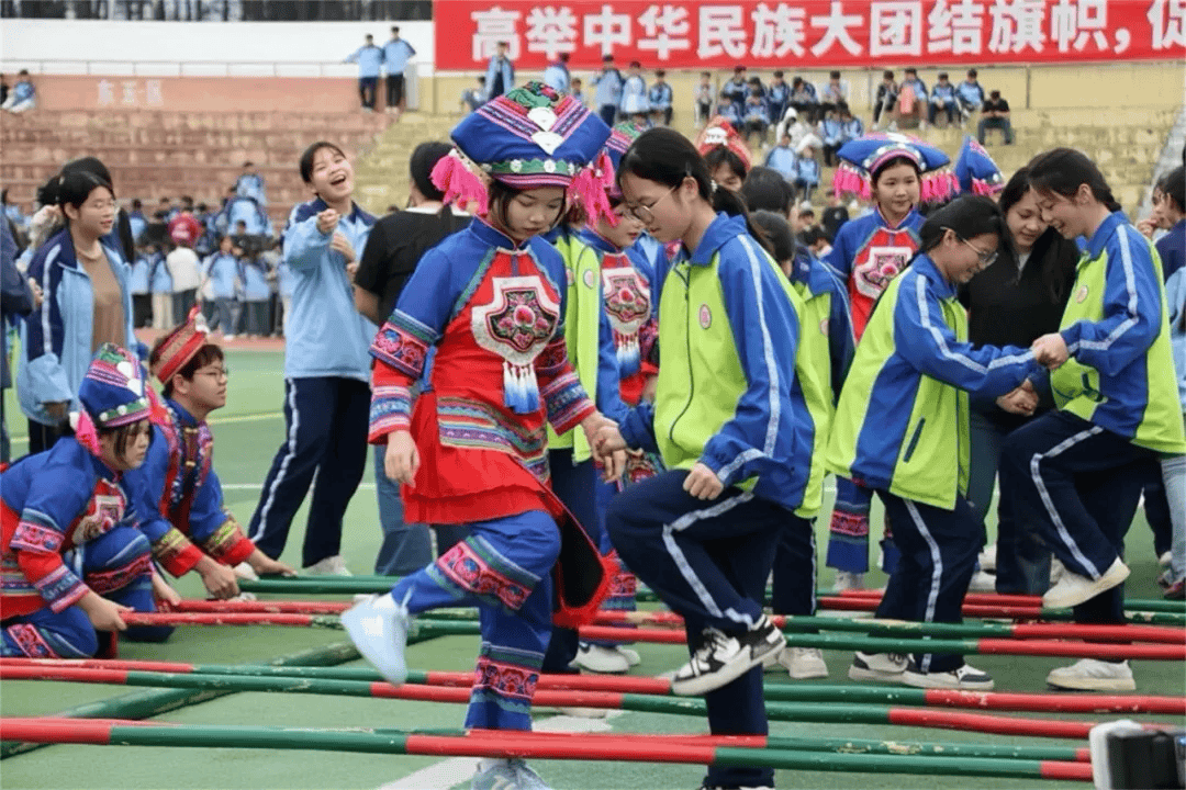 都安瑶中:全国唯一"瑶族中学"的品质教育梦