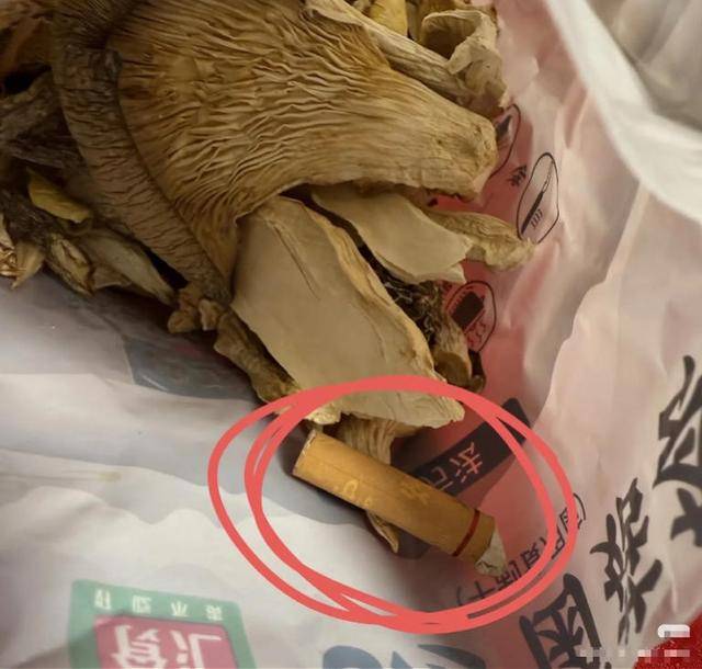 苍蝇、烟头、蛆虫、消费者发起投诉 锅圈食汇"食安门"频发(图2)