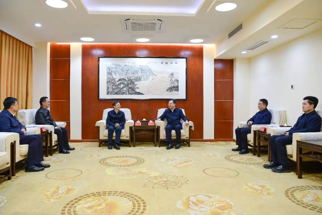 共话桑梓情 共谋新发展 共促“两区一枢纽”建设 孙兵王玺玮与鄂州籍新当选院士座谈_家乡_科技_精神
