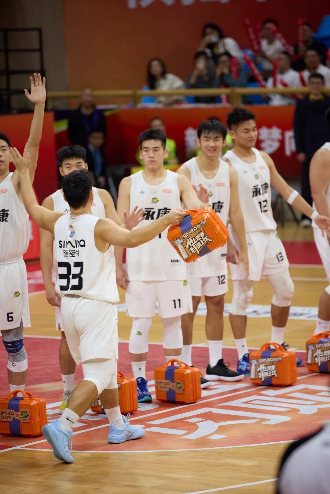 五金制造与篮球精神双向奔赴硬核助力!施密特全程护航