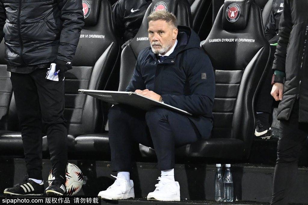 祝福国脚高准翼：婚礼盛典背后的足球情谊与奋斗