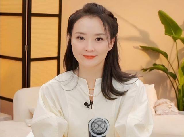 丈夫王志才失联7年,王艳丢失的面子,这次竟被19岁儿子找了回来_球球_工作_豪门