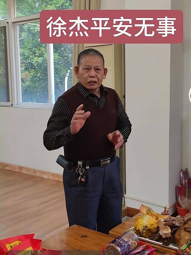 潮汕老伯给祈福，徐杰进行力量训练，组织任务分摊，萨姆那压力大