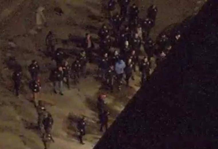 海湖庄园战情室照片曝光,特朗普边指挥入侵,边刷社交媒体 这两年,我们