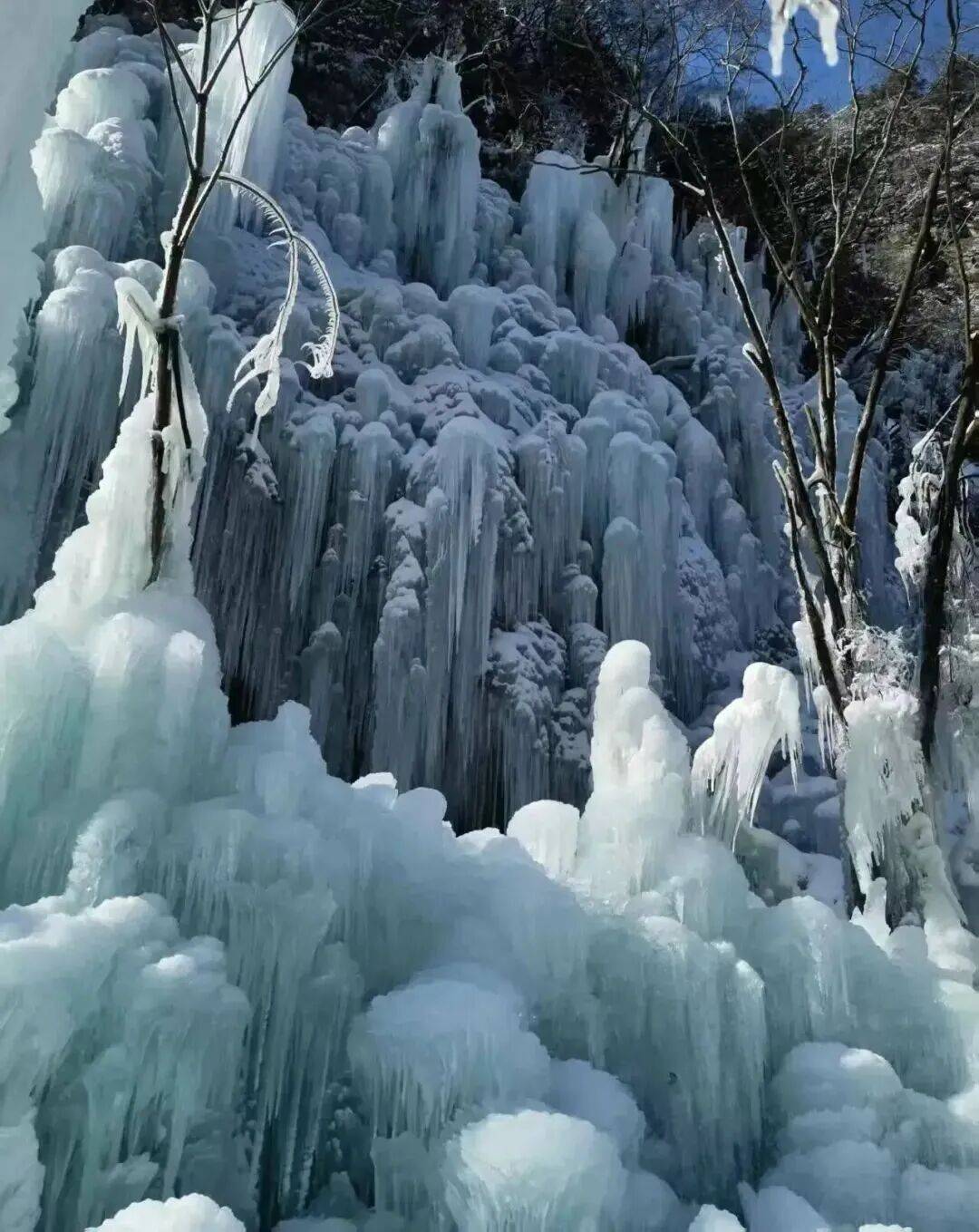青峰峡冰雪大世界建议您把「来年再约」改成「现在立刻马上冲」