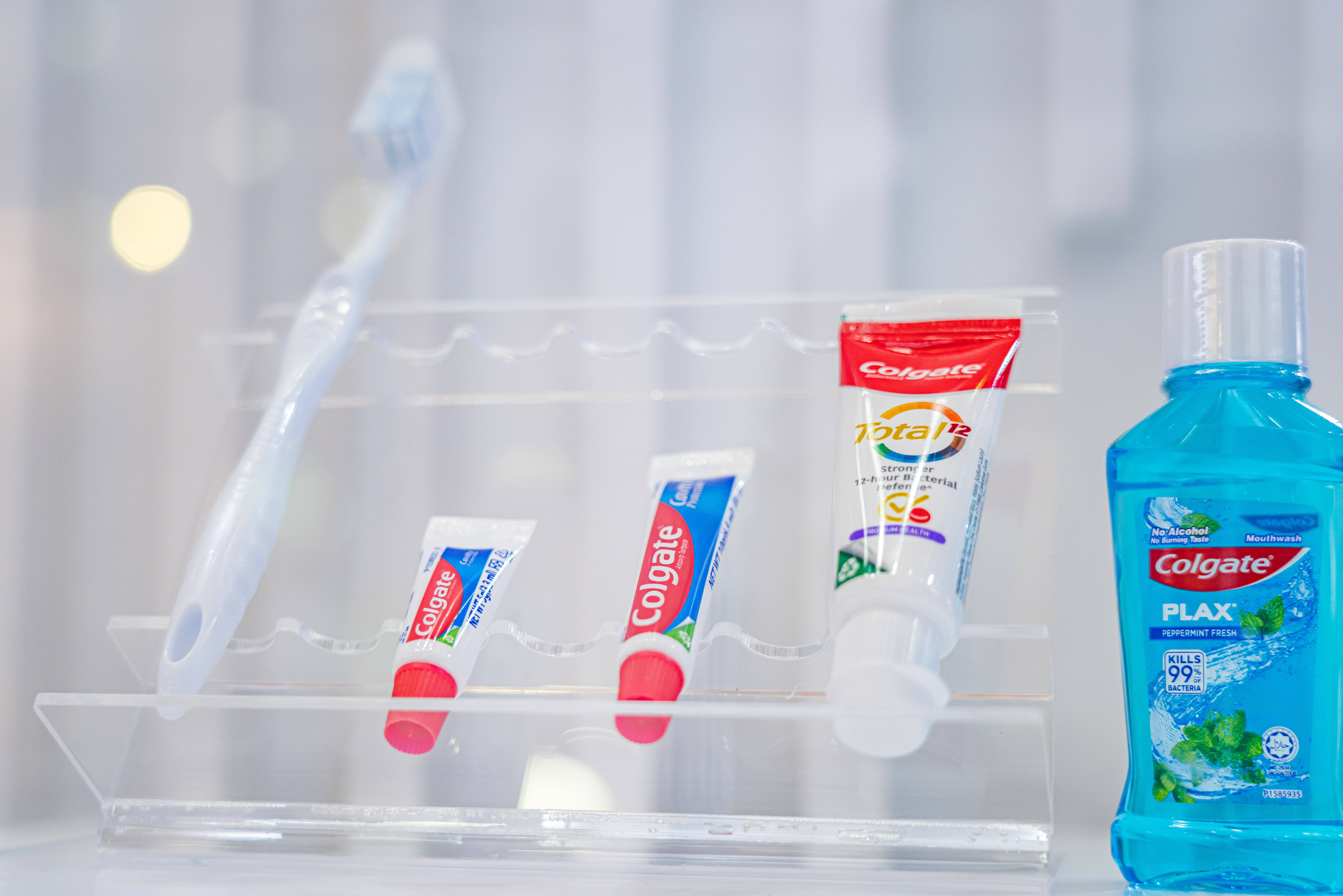 高露洁牙膏称能让“牙缝填上”，是医学奇迹还是过度宣传