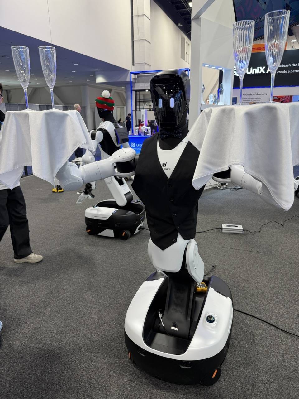 比宇树跳舞更酷！机器人军团征战CES2026，五大趋势已明