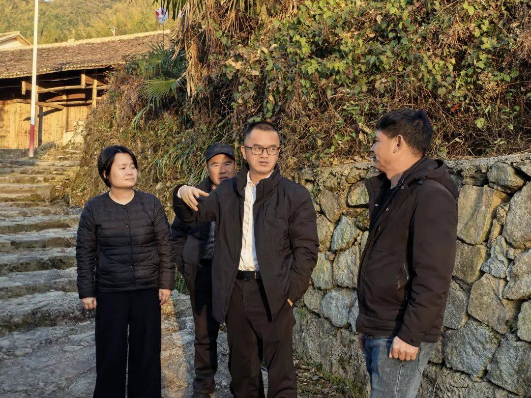 叶建国深入虹桥乡英将乡调研