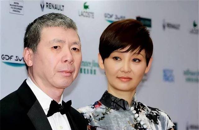 徐帆回应离婚5个月，冯小刚近况曝光，他的“小心思”再藏不住了