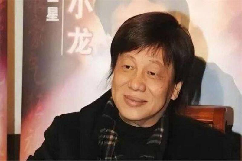 成龙发文怀念梁小龙