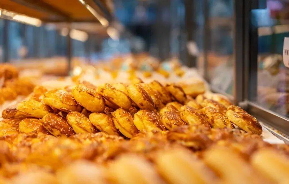 多名医生呼吁停止食用，比肥肉还伤血管，这种食物趁早撤下餐桌