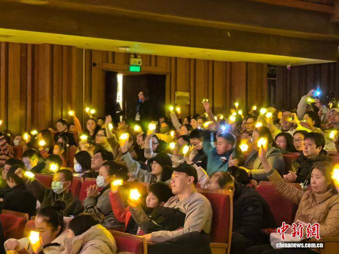 “星星的孩子”们登台演出 在艺术浸润中遇见更好的自己