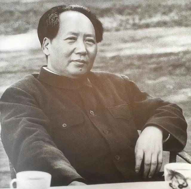 中美关系走到今天，回头看毛主席当年说的两句话，太精准了！