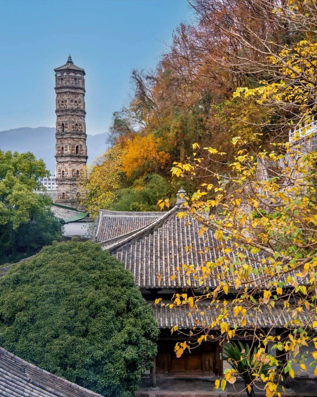 可以抚平你心中的烦忧龙兴寺的悠远禅意漫步紫阳街巷古色古香东湖