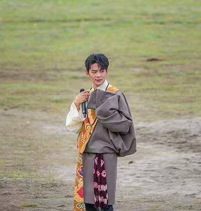 因欠税3.4万余元被公告,丁真名下工作室回应