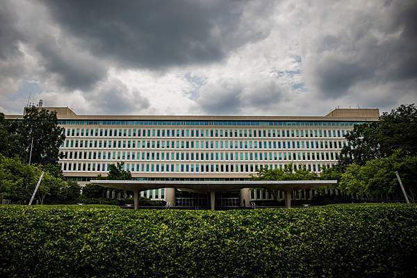 美国中情局被曝计划在委内瑞拉建立“长期存在” -华闻时空