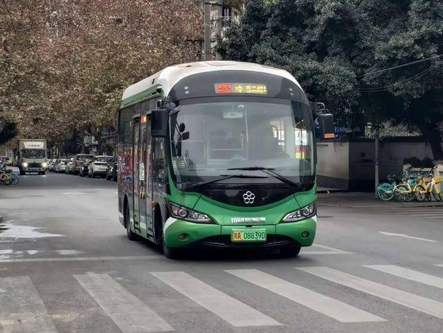 成都公交上新蓉城微巴477路！一键get“便捷通勤+城北烟火”