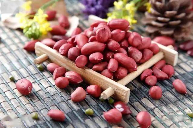 花生再次成瞩目！医生发现：糖尿病常吃花生，一段时间或有5好处