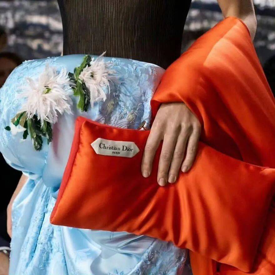 2026巴黎高定时装周落幕:荟萃全世界最美的衣服! 2026巴黎高定时装周落幕:荟萃全世界最美的衣服!