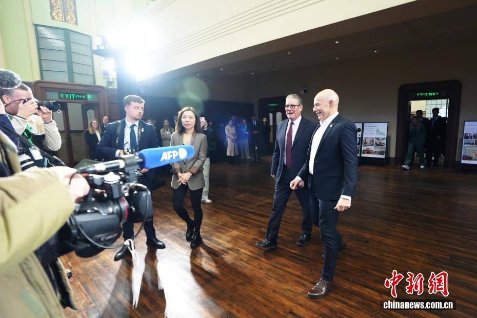 英首相斯塔默到访上海百年中英友谊地标 -华闻时空