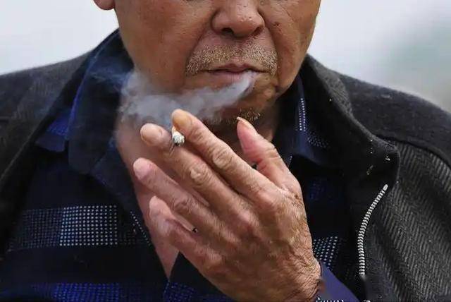 医生直言：男性若戒掉吸烟，不过5个月，身体或会有这5个改变