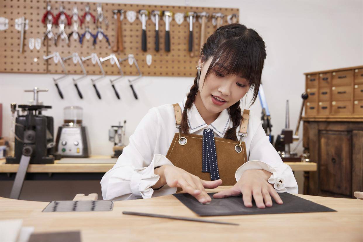 华图教育大庆发行非法出版物被监管处罚：为华图