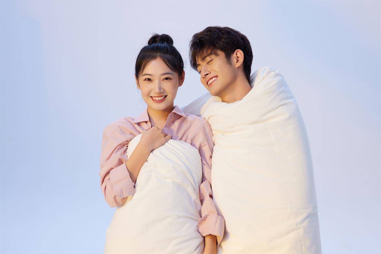 周生生足金挂坠佩戴一天被刮花 检测纯度差异大