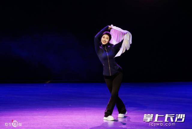 长沙市实验中学“舞三代”同台，呈现青春与艺术的完美盛宴