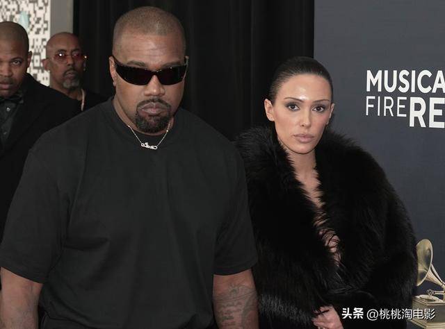 “侃爷”老婆这次让所有人都被打脸了：没被控制，我就爱裸着