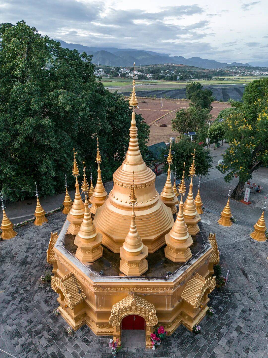 图片[10]-穿腻黑色羽绒服的打工人，都买票去这避寒了 -华闻时空