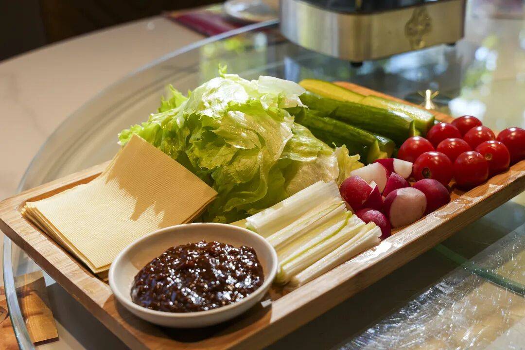 图片[3]-比除夕更早吃上硬菜的人，在东北的绿皮上 -华闻时空