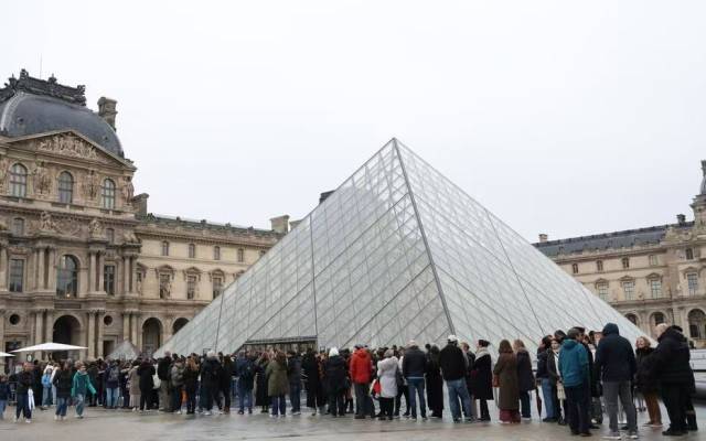 涉卢浮宫和凡尔赛宫门票欺诈 法国一大型诈骗网络被捣毁-华闻时空