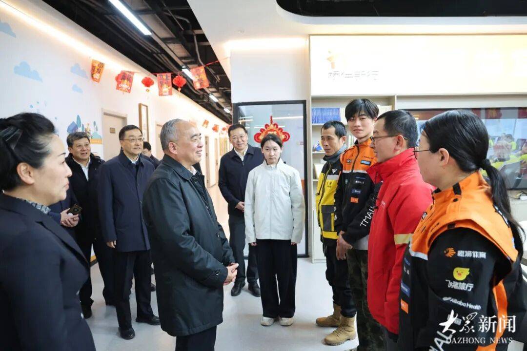 林武在济南调研并走访慰问时强调：确保人民群众度过欢乐平安祥和的节日_生活_工作_部门