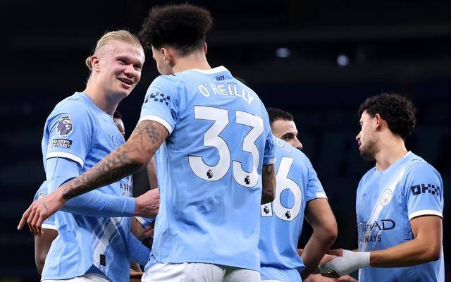 英超联赛免费高清直播+实时赛程+积分预测（2025赛季全覆盖）一场2：1改变英超争冠格局蓝月军团翻盘有望第33轮堪称生死战