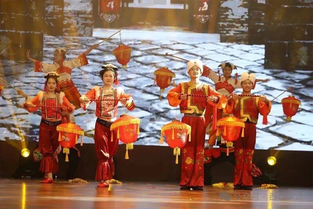 忻州一中学学生表演亮相央视2026春晚！_巡镇_二人台_频道