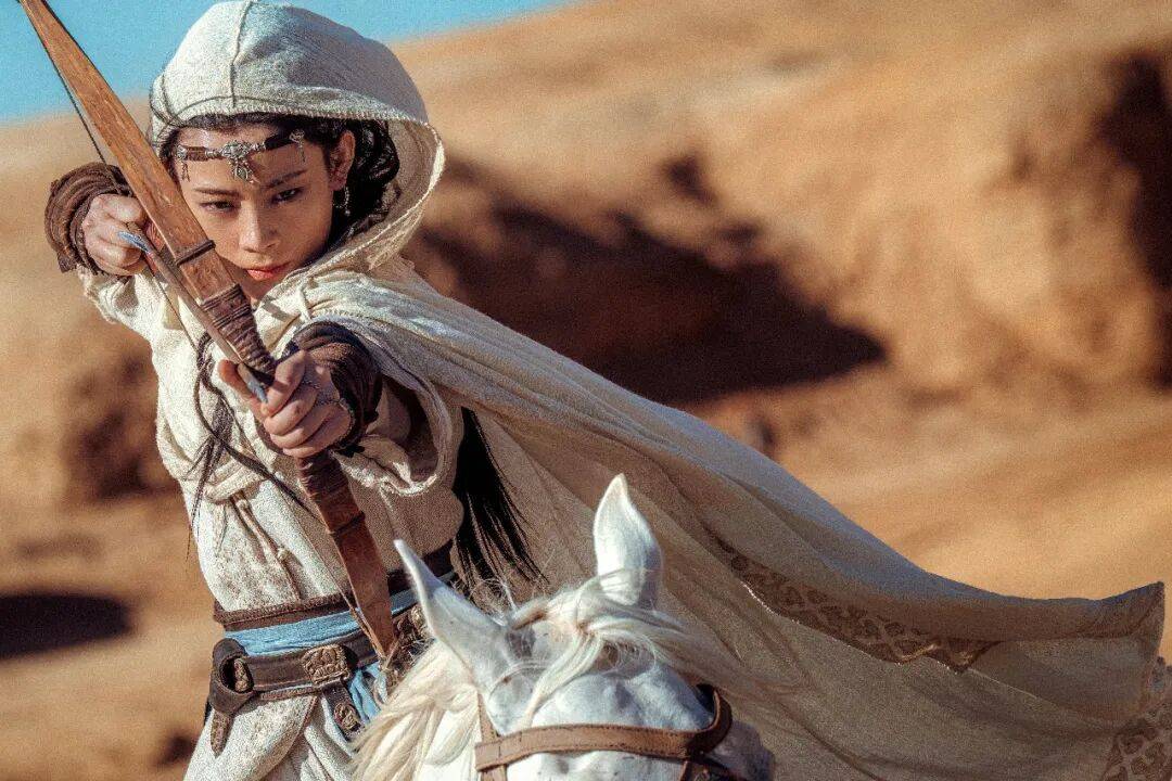 《中国妇女》专访｜从舞台到马背，看陈丽君的快意江湖