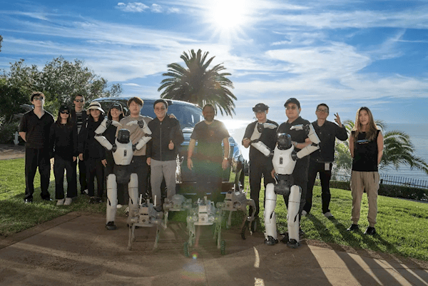 比马斯克还快一步！贾跃亭的机器人今日开启交付 首批交付6台