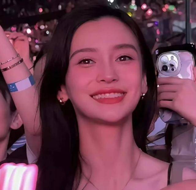 baby37岁生日太落寞,仅一位圈内密友到场,众多网红抢尽风头