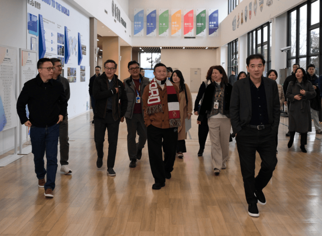 新年阿里开工第一站，马云现身云谷学校再谈AI