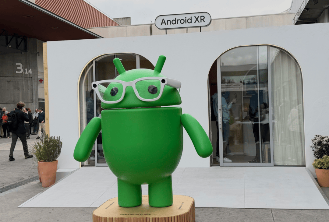 今年的MWC，手机厂商们都开始“不务正业”了。。。