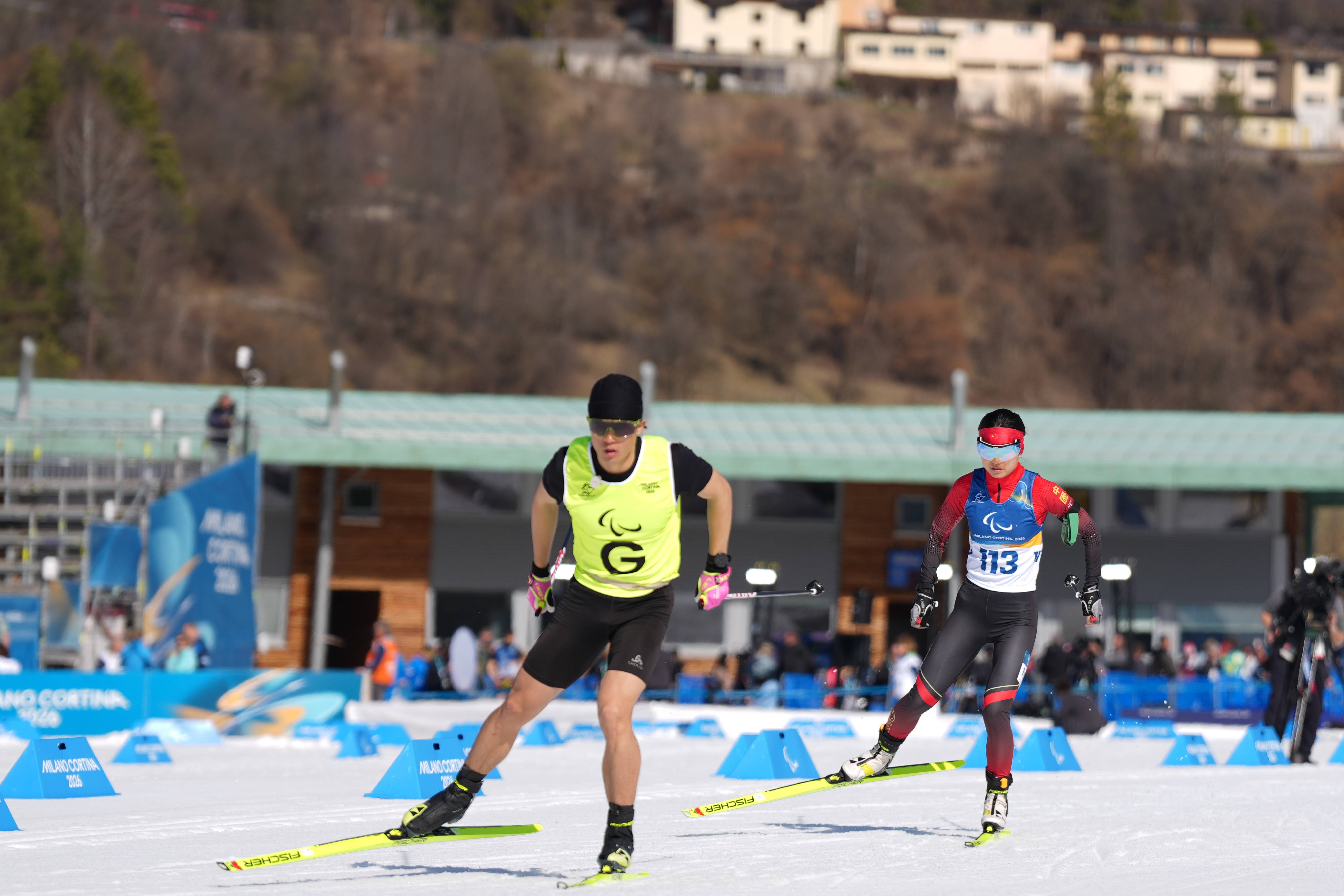 ���а»�|��������Ů���о��루���ϣ����й�ѡ����Ծ���