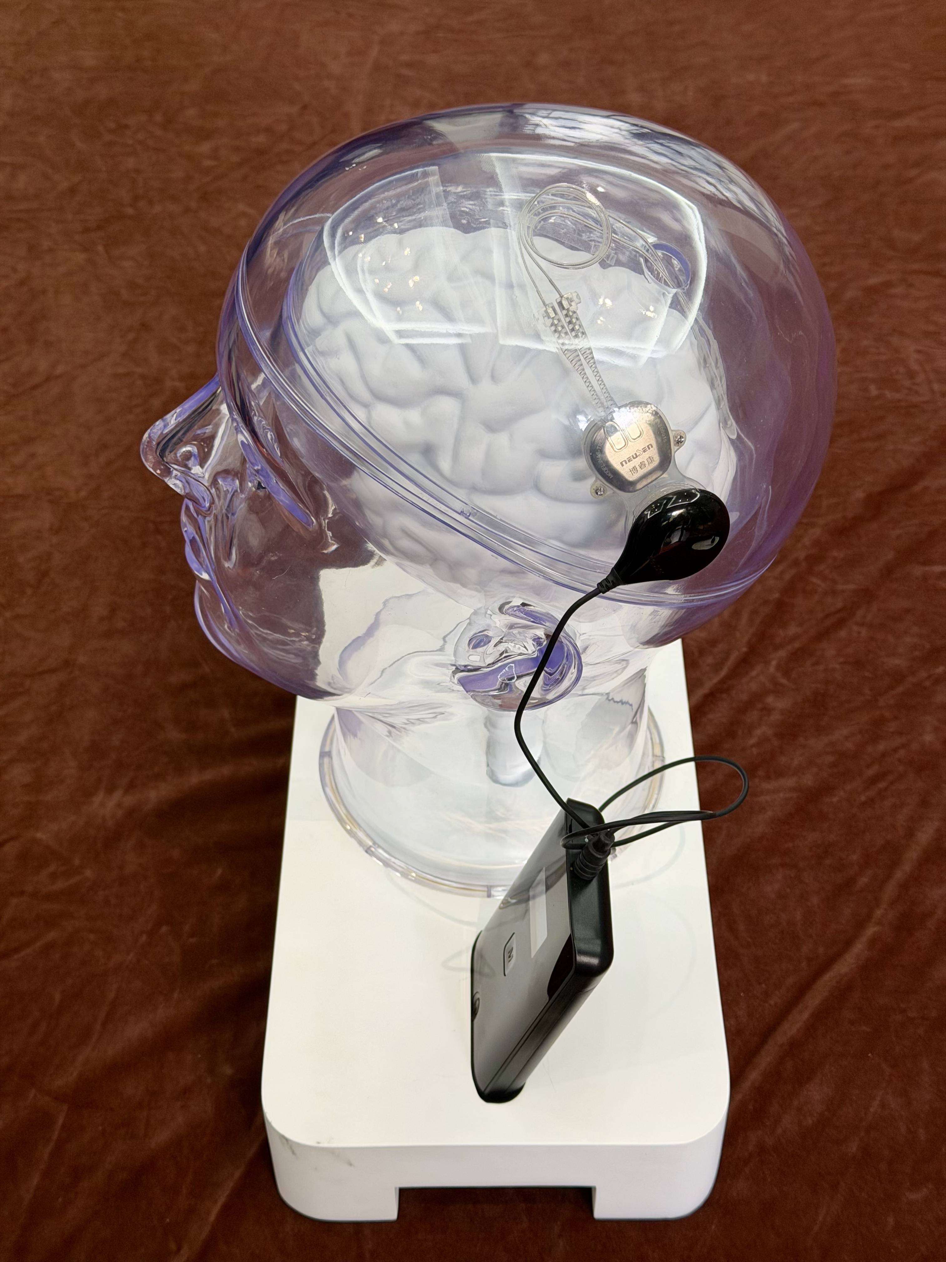 国内首款侵入式脑机接口获批上市，数百万脊髓损伤患者有望受益