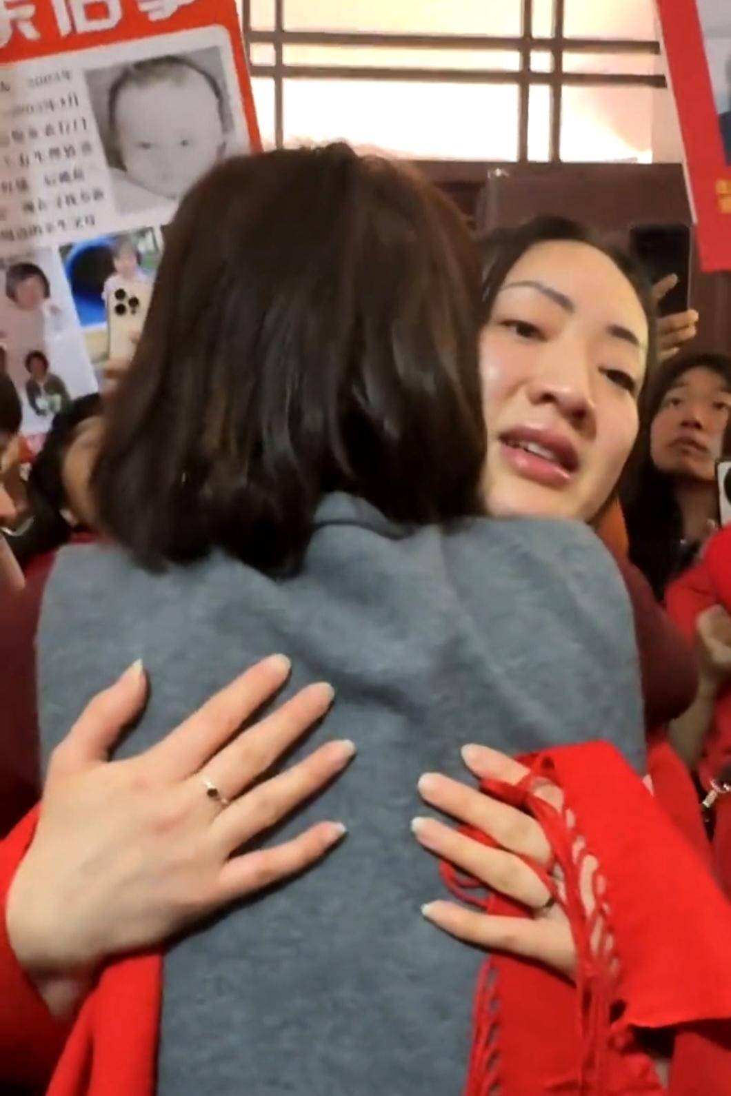 女孩28年后跨国寻亲成功！生父母称她出生后被爷爷送走，多年来充满愧疚丨红星寻人_洪杨丽_女儿_南昌