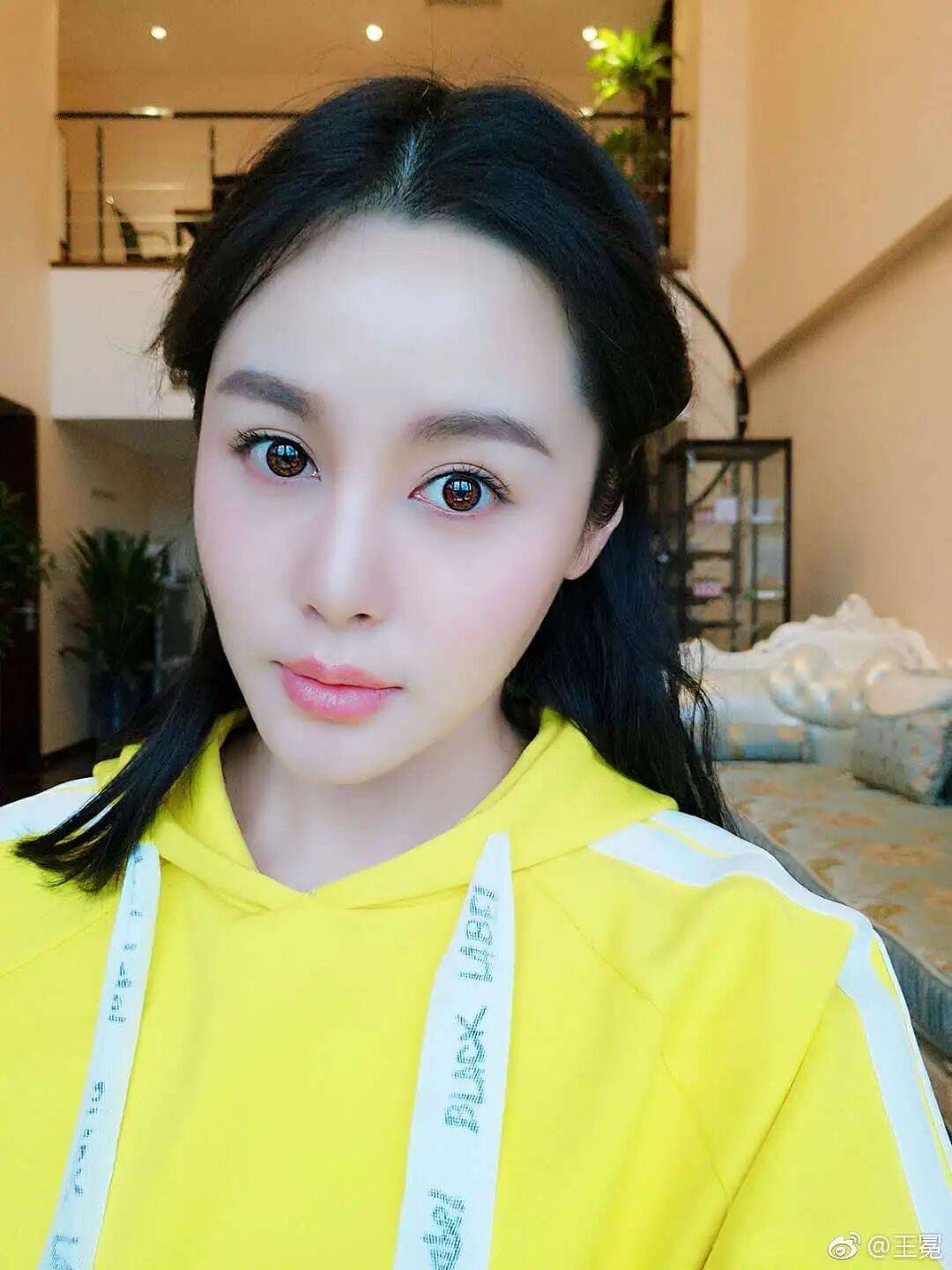 41岁女演员王冕官宣产子终于梦想成真;此前其为备孕退圈试管头胎10