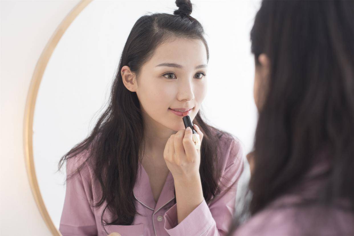 天鸿董事长实名举报绿城中国高管掏空公司 