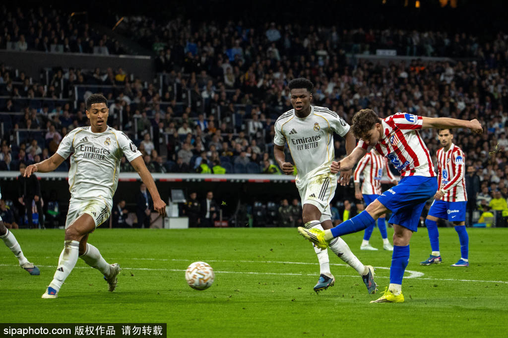 火星撞地球!马竞巴萨德比首回合燃爆,混战与红牌点燃战火